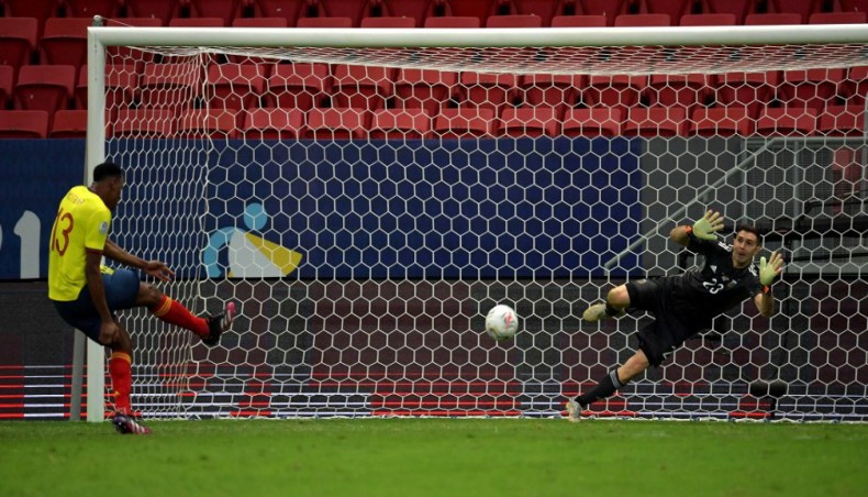 Two years ago: Emiliano Martínez turns into Argentina hero at Copa America