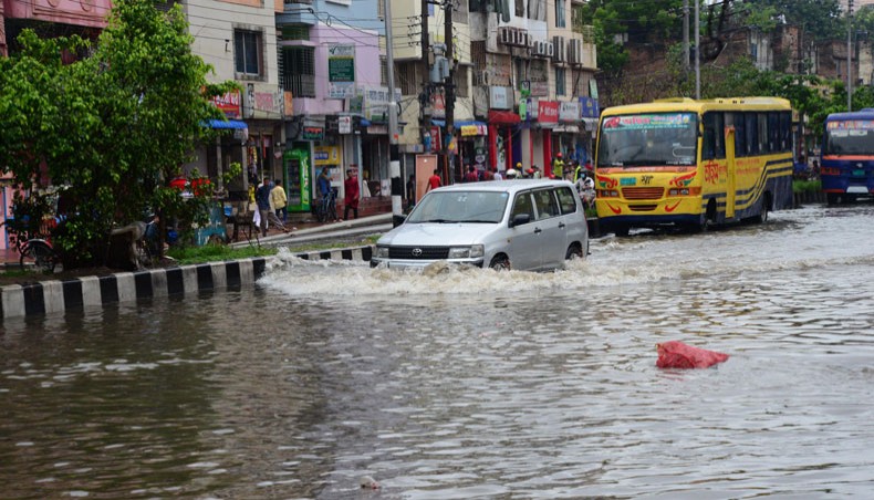 New Age | Heavy rain lashes Bangladesh