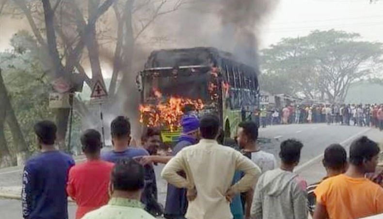 Locals block road after death of three in Faridpur road mishap