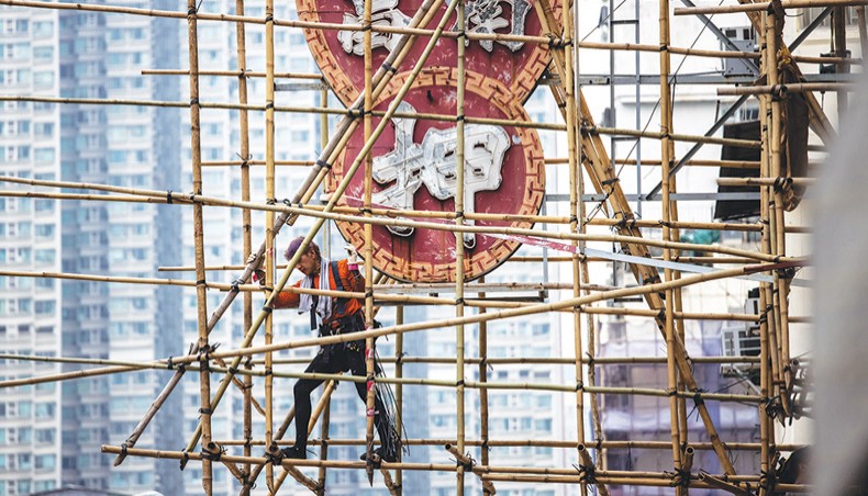 New Age | Hong Kong’s Bamboo Scaffolders Preserve Ancient Technique