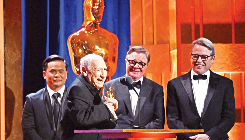 Mel Brooks earns honorary Oscar